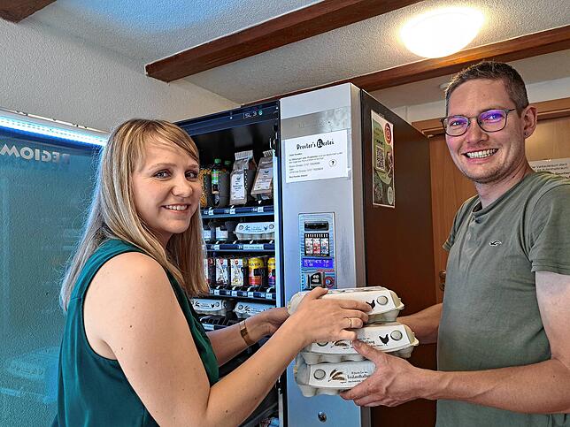 Bis auf wenige Ausnahmen läuft der Selbstbedienungsladen von Familie Drexler sehr gut. Larissa und Johannes Drexler schätzen ihre Kunden ...