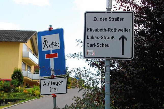 Das bisherige Schild am Schützenberg.