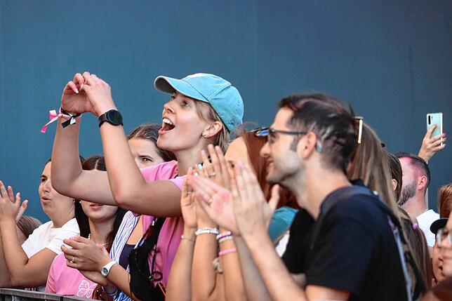 Bild 3: 1500 Fans feiern Sophia beim Sound Beach Festival