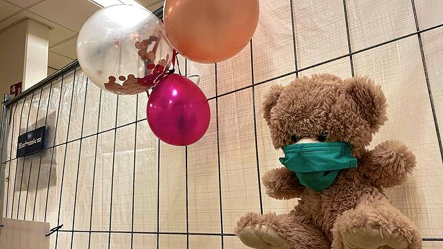 Zum Auftakt der Kinder-Impfungen wird der Impfstützpunkt im Schwarzwald-Baar-Center in Villingen-Schwenningen passend dekoriert.