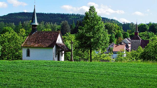 Die Antoniuskapelle oberhalb des Grenzübergangs bei Schloss Rötteln ist einer der Orte der künstlerischen Aktionen der ersten Hochrhein ...