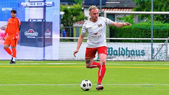 Moral bewiesen: Nach dem 0:4 zur Pause beim FC Schönau gelang Artur Kirschmann – hier ein Archivfoto – der Anschlusstreffer für den SV ...