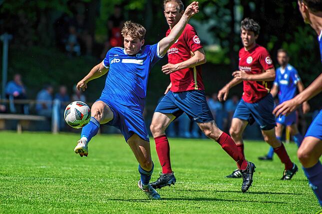 Bild 41: FC Weizen bleibt nach 2:0-Sieg beim FC Huttingen in der Kreisliga A &ndash; und wir haben Bilder