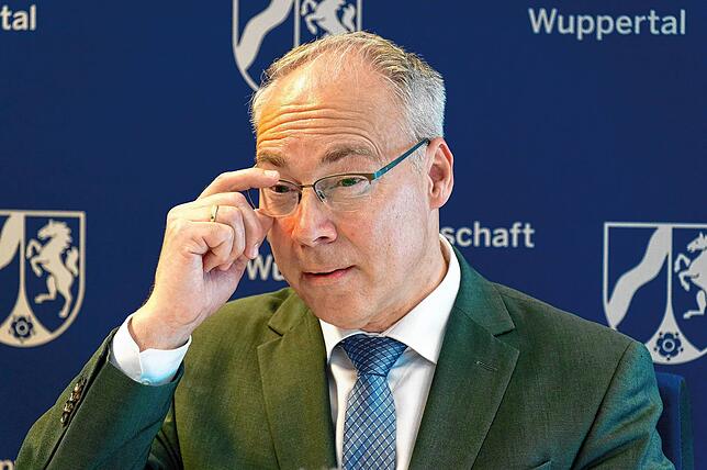 Staatsanwalt Wolf-Tilman Baumert äußerte sich am Montag auf einer Pressekonferenz zum Erpressungsfall.