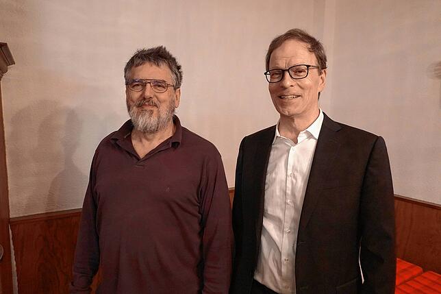 Passend zum Gedenktag: Thomas Kummle (rechts) mit Geschichtsstammtisch-Initiator Gerhard Krug nach seinem Referat NS-Justiz in Südbaden.