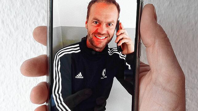 Bild : Wie Lehrer Marco Konrad wieder die Schulbank drückt &ndash; gemeinsam mit einem Weltmeister