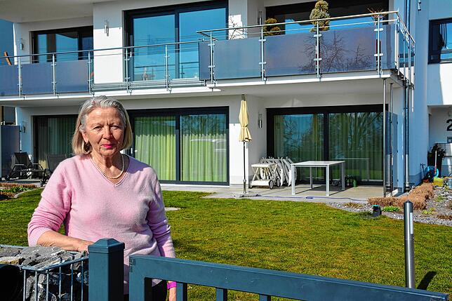 Marlies Morgan vor ihrer Ferienwohnung Sonneneck in Sipplingen. Sie wäre schon jetzt bis Oktober ausgebucht, obwohl touristische ...