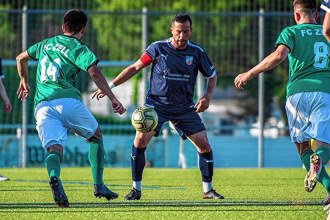 Bild 31: Titelanwärter FC Zell setzt sich mit 6:1 beim VfB Waldshut durch &ndash; und wir haben Bilder!
