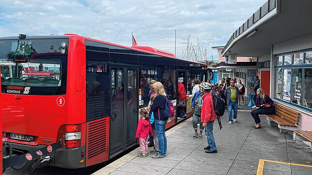 Auch die Fahrkarte für den Stadtbus wird teurer – um wieviel, ist noch nicht bekannt. Nur so viel: Die Tarifanpassung orientiert ...