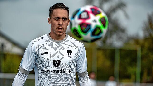 Auf Eis gelegt: Ob Bruno Golic schon nach der Winterpause für den VfB Waldshut auf dem Platz aktiv werden darf, wie auf unserem ...