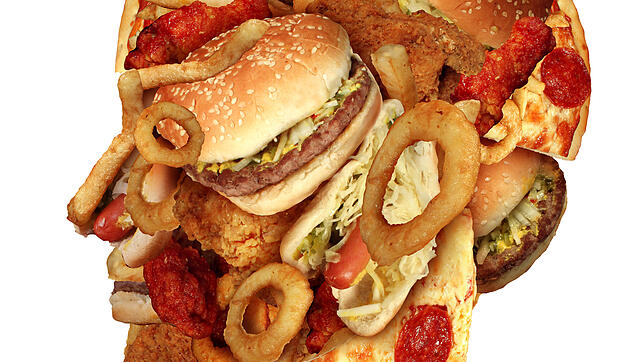 Hamburger, Pizza, Zwiebelringe – manchen überkommt der Heißhunger regelmäßig und lässt sich dann nicht stoppen. Diese Essstörung nennt ...