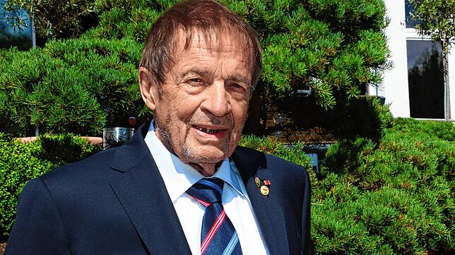 Richard Jacobs, Ehrenpräsident des Südbadischen Fußballverbands, ist wenige Wochen nach seinem 85. Geburtstag gestorben.