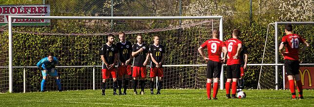 Bild 10: FC Wallbach besiegt den FC Hochrhein mit 1:0 &ndash; und wir haben Bilder!