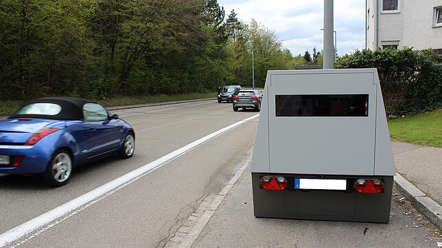 Auch in Villingen-Schwenningen gibt es nun solch einen Modernen Blitzer-Anhänger.