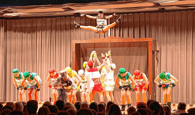 Den dritten Platz bei Show-Dance-Cup in Sauldorf belegten die 16 Tänzerinnen der Tanzgarde aus Stetten-Haigerloch.