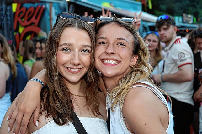 Bild 13: Erst Blümchen, dann K.I.Z.: Das feiern die Fans beim Campus-Festival