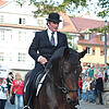 Beim Reitturnier-Umzug durch die Stadt ist auch stets Claus Steidinger, Pächter der Reitanlage im Sickenbühl, dabei. Nund hat er ...