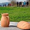 Brot und Wein? Zumindest symbolisch stehen sie am Vaterunser-Weg in Bambergen. Dieser entstand im Vorfeld der Landesgartenschau als ein ...