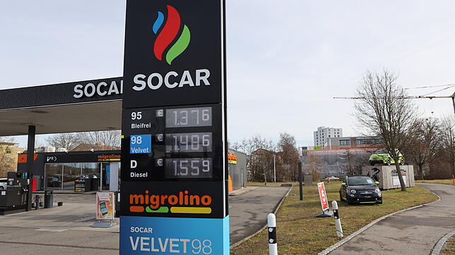 Donnerstagnachmittag an der Socar-Tankstelle in Kreuzlingen: Super-Benzin 98 kostet 1,48 Euro pro Liter, Super 95 1,37 Liter. An den ...