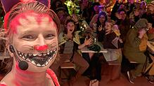 Super Stimmung im vollbesetzten Saal. Durchs Programm führte Marie-Christin Spitznagel.