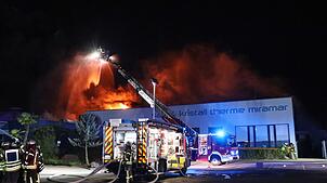 Das Freizeitbad wurde Anfang Dezember durch einen Brand in der Salz- und Kristalltherme teilweise zerstört. (Archivbild)