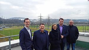 Franziska Brantner zusammen mit dem Bundestagskandidaten Jan-Lukas Schmitt, dem Schweizer Unternehmer Marcel Aumer, dem ...