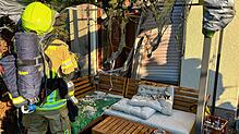 Ein aufmerksamer Anwohner hatte bereits mit Löschmaßnahmen begonnen, bis die Konstanzer Feuerwehr eintraf und dem Kleinbrand endgültig ...