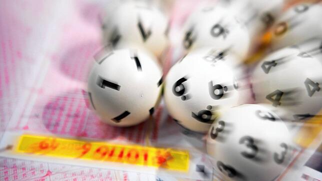 Ein Mann aus dem Landkreis Biberach gewinnt über eine Million beim Lottospiel.