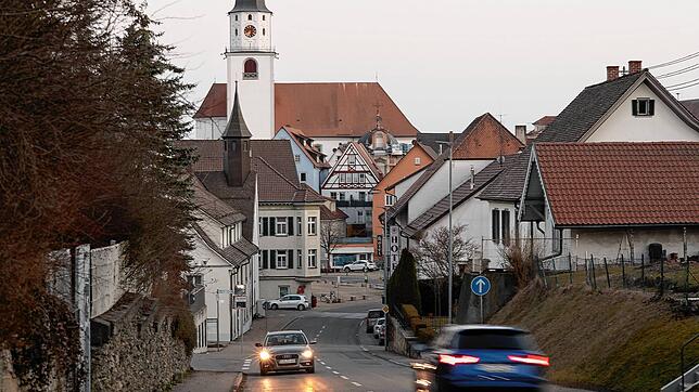 Ab Montag, 11.&nbsp;April, beginnen die Vorbereitungen für die Sanierung der Ziegelbühlstraße. Nach Ostern soll mit den Bauarbeiten ...