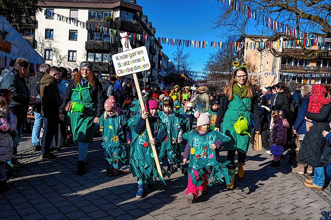 Bild 12: Die Bad Dürrheimer Schulen und Kitas beim Umzug am Samstag