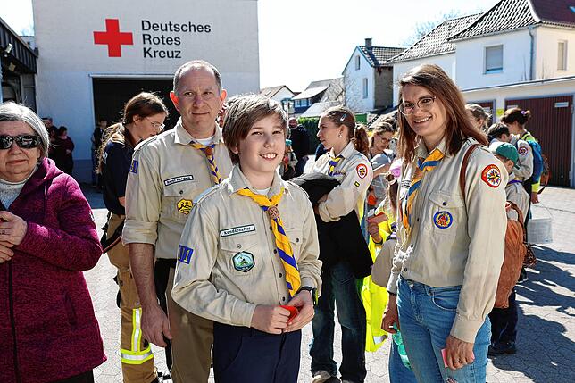 Mit 85 Teilnehmern gehört der Rangerstamm 191 der Royal Rangers um Rebekka Baab (rechts) zu der größten der 130 Gruppen bei der Aktion ...