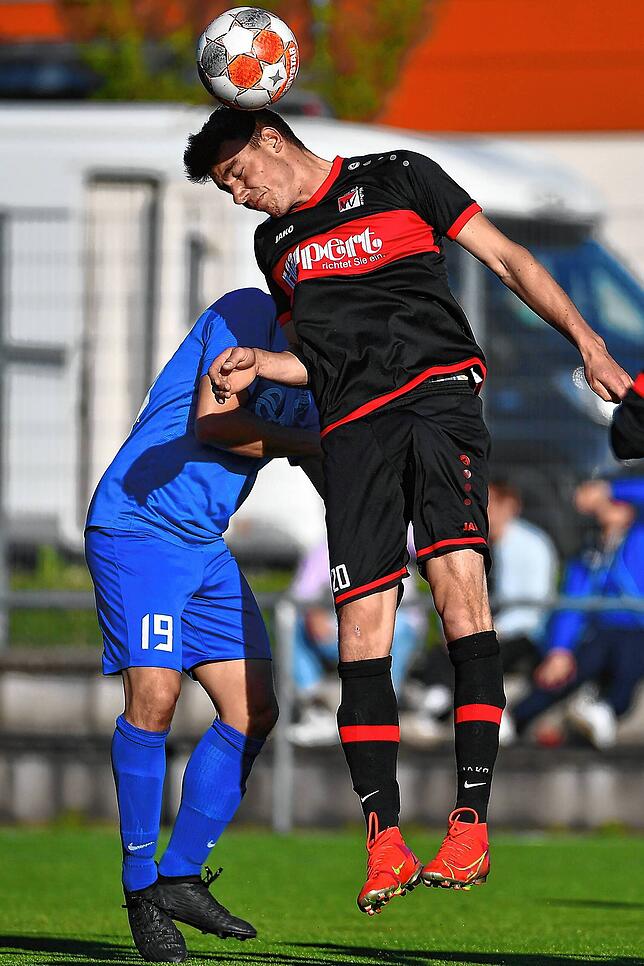 Bild 18: TuS Efringen-Kirchen gleicht in letzter Minute zum 3:3 gegen FC RW Weilheim aus &ndash; wir haben Bilder!