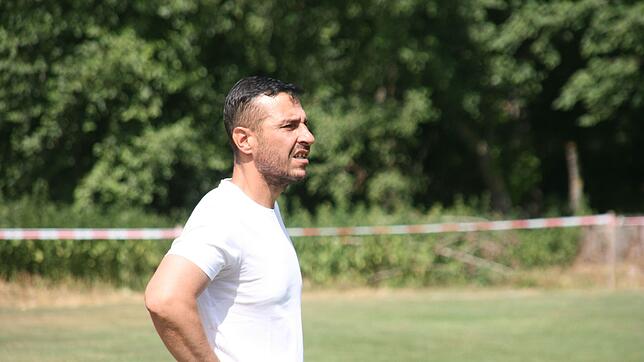 Trainer Enrique Blanco und die SG Wolterdingen-Tannheim unterliegen dem FC Gutmadingen mit 0:4.