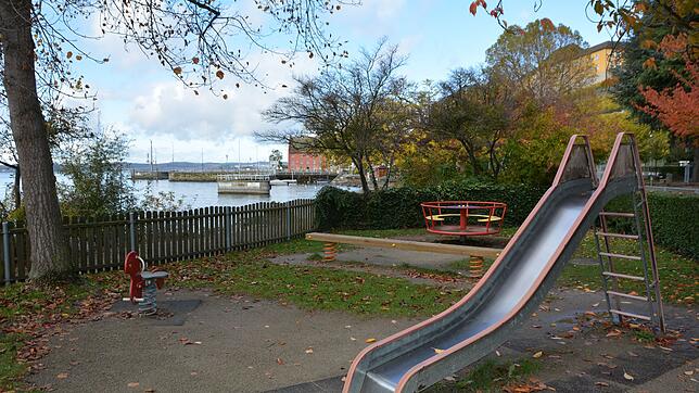 Der Spielplatz an der Meersburger Uferpromenade wird neu gestaltet und um einen Wasserpielbereich erweitert. Das beschloss jetzt der ...