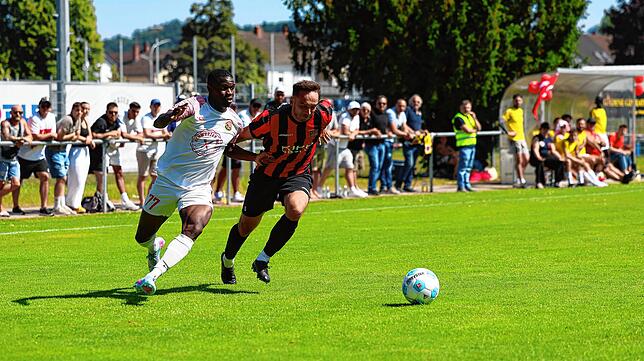 Bild 16: Türk. SV Singen feiert den Oberliga-Aufstieg! Wir waren mit der Kamera dabei.