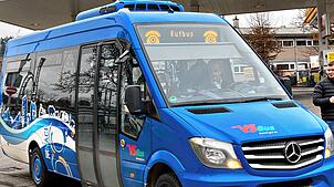 Drei dieser Rufbusse zirkulieren im Stadtverkehr Villingen-Schwenningen. Wer mitfahren will, muss sich vorab anmelden – so das Prinzip. ...