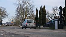 Über ihn wurde im Vorfeld viel diskutiert. Der Blitzer am Autohaus Störk in Mühlhausen-Ehingen, ist nun wenige Woche im Betrieb. Jetzt ...