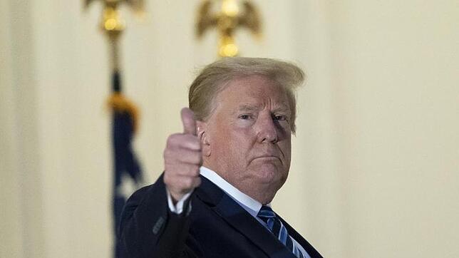 US-Präsident Trump ist nach seinem Aufenthalt im Krankenhaus ins Weiße Haus zurückgekehrt.