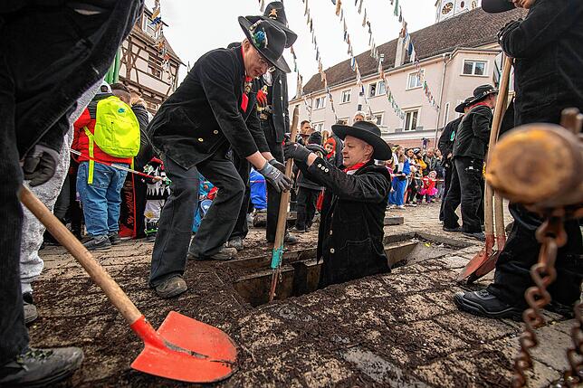 Bild 17: Bilder vom Schmotzigen Dunschdig in Meßkirch (Teil 2/3)