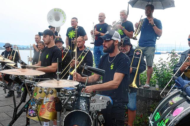 Bild 15: Jazzfest verbreitet trotz Regen gute Laune