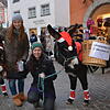 Der Meersburger Weihnachtsmarkt ist von Wohltätigkeisaktionen geprägt – auch für Tiere. Selbstgebackenes für die Eselhilfe auf Korfu ...