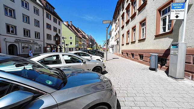 Das Parken in VS wird teurer &ndash; auch in der Bickenstraße. Das Bild stammt aus dem Sommer.