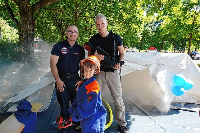 Bild 25: Tag der offenen Tür: die Feuerwehr präsentiert sich