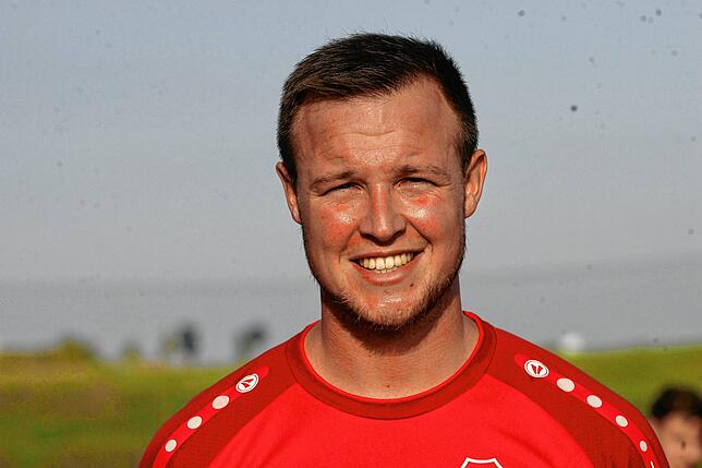 Zur Person: Jörg Ritter (32) ist seit November 2019 Trainer des FC Grießen, bei dem er fußballerisch auch groß geworden ist. Ob als ...