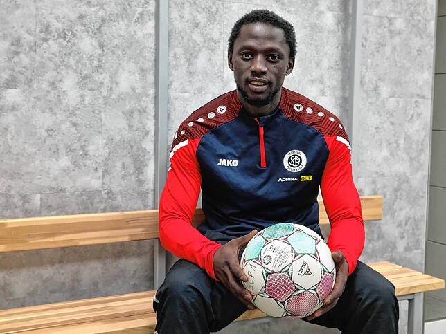 Amadou Marena, Spieler des SC Pfullendorf, floh 2015 aus Gambia. In Pfullendorf hat er eine neue Familie gefunden.
