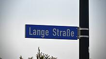 In einem Gebäude in der Langen Straße in Steißlingen starb kurz vor Weihnachten ein Mann durch Messerstiche. Nun ist die juristische ...