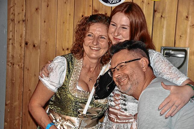 Bild 22: Oktoberfest der Narrenzunft Hugeloh in Leimbach - die tollsten Bilder