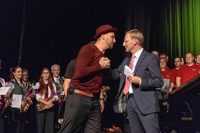 Bild 21: Bilder vom Festakt zur Eröffnung der Waldshuter Stadthalle mit Sänger Max Mutzke