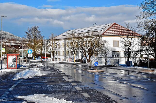 Auf der Ludwigshafener Straße soll in ein paar Jahren ein Kreisverkehr entstehen, um rechts vor der Straße „Obere Walke“ das Baugebiet ...