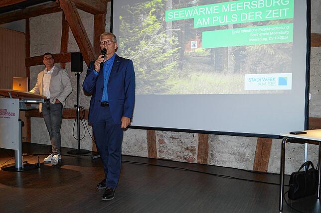 Bürgermeister Robert Scherer warb zusammen mit Mark Kreuscher von Stadtwerk am See dafür, sich als potenzieller Kunde registrieren zu ...